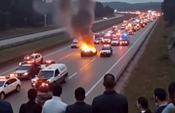 HIGHWAY Horror! TRUCK Breaks Down On The Road!